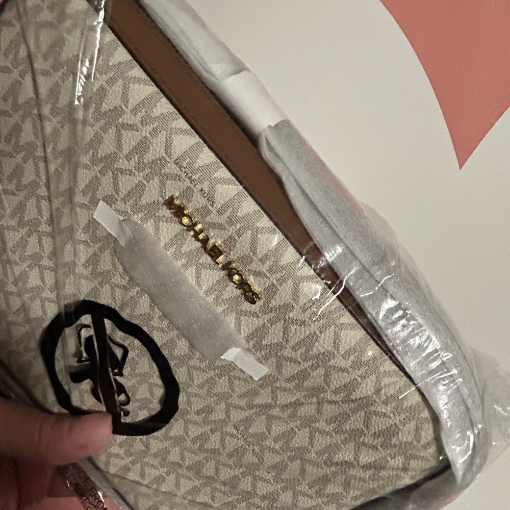 NWT Michael Kors Women's Jet Set Large East West Crossbody Handbag